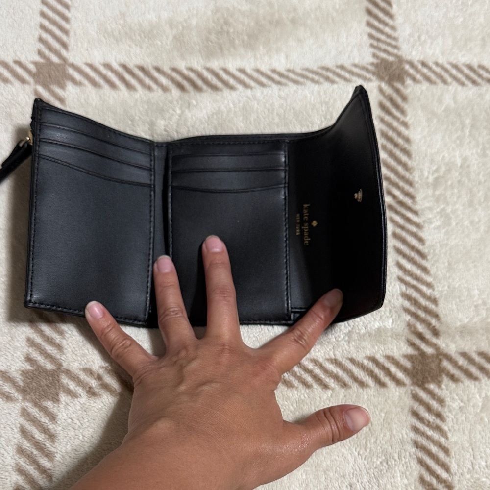 NWOT Kate Spade Black Pebbled Leather Wallet - Picture 4 of 7